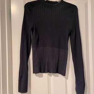 Rag & bone size small form fitting speckled black cable sweater